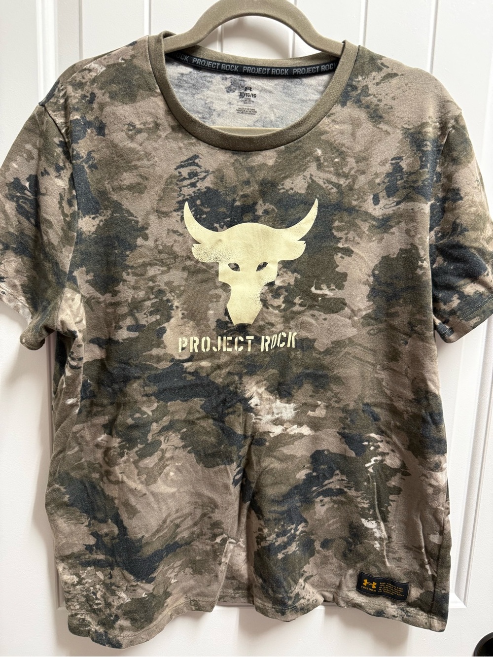 Women’s Project Rock/ Under Armour Short Sleeve Camo Tee - Olive/Beige